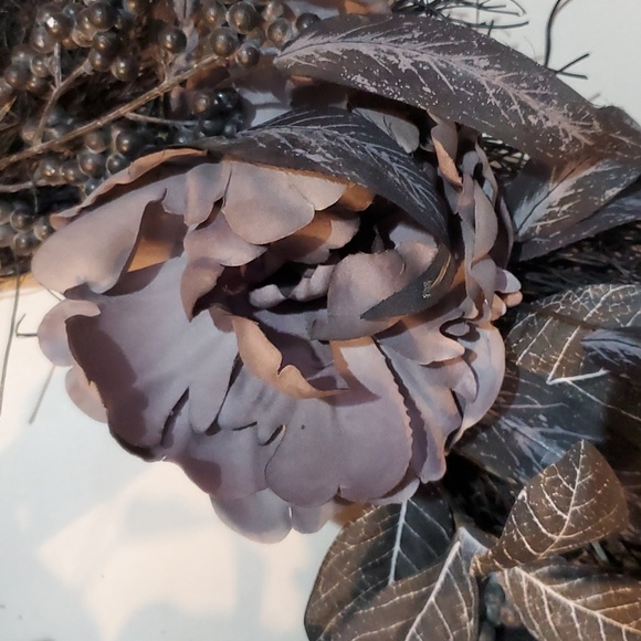 Ashland Halloween Wreath ☠️ Skull & Crossbones - Picture 3 of 8